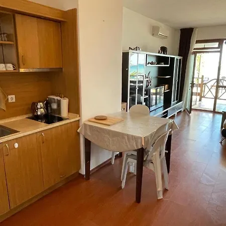 8 Meters From The Sea 105m2 * Topola