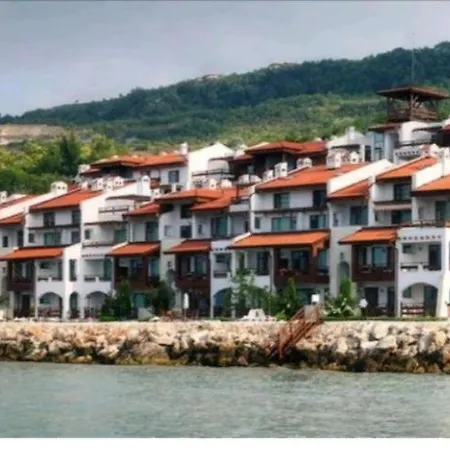 Apartment 8 Meters From The Sea 105m2 *